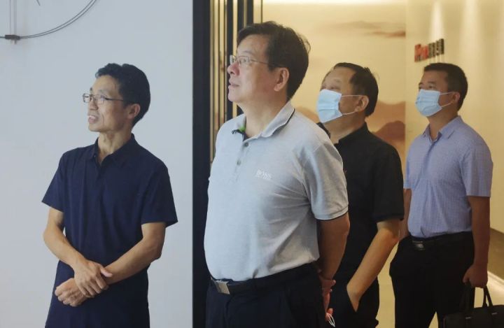 文化引領(lǐng)，振興湘商——湖南省政協(xié)副主席、省工商聯(lián)主席張健調(diào)研鴻揚集團