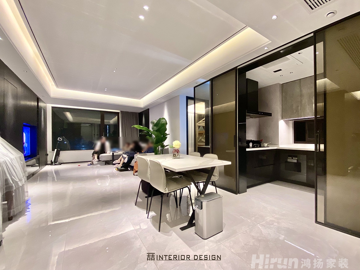 建發央著150㎡雅致現代四居室 裝修案例實景圖-3